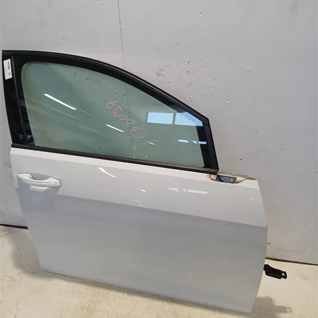 Porta anteriore destra