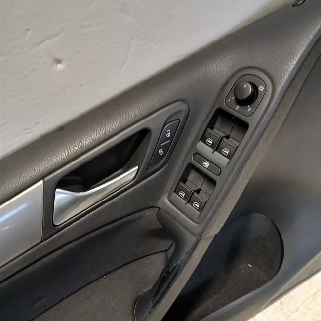 Pannello interno porta anteriore sinistro Tessuto con inserti decor.vernumero nero titanio