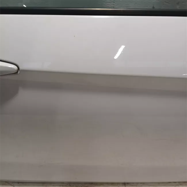 Porta anteriore destra