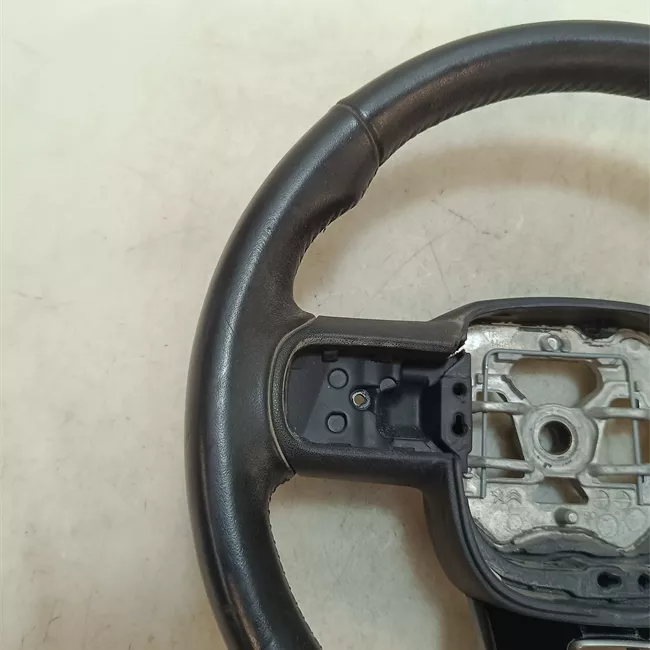 Volante Cuoio 3 bracci con decorazione nero