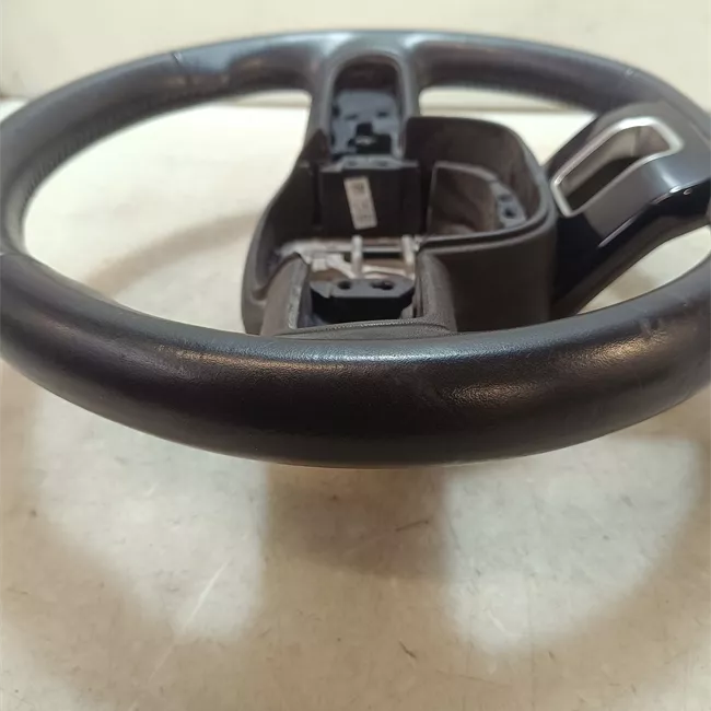 Volante Cuoio 3 bracci con decorazione nero