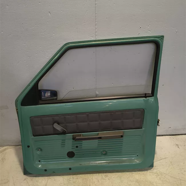 Porta anteriore destra