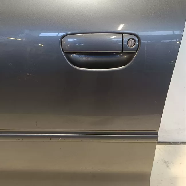 Porta anteriore sinistra