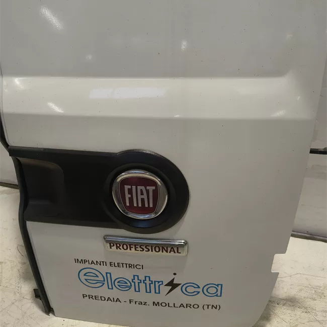 Porta carico posteriore a battente destra Lamierata