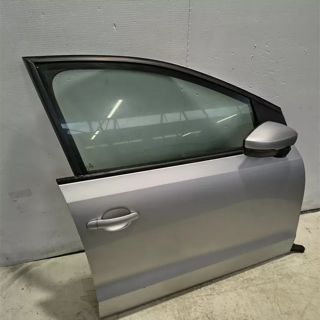 Porta anteriore destra
