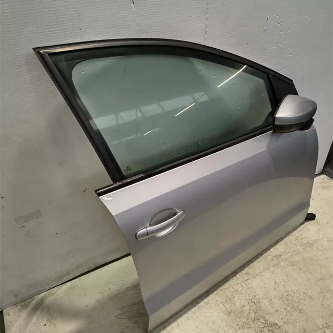 Porta anteriore destra