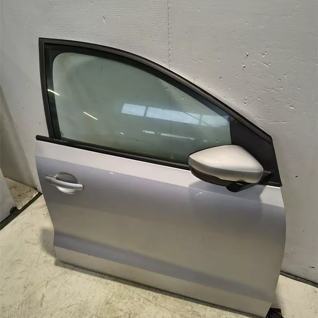 Porta anteriore destra