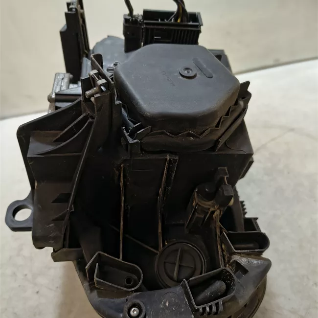 Proiettore destro xenon