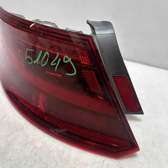 Fanale posteriore parte esterno sinistro Led