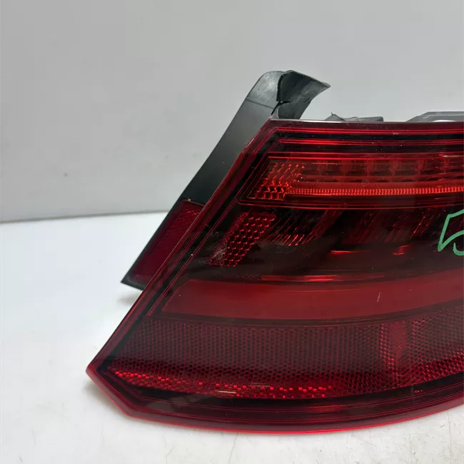 Fanale posteriore parte esterno destro Led