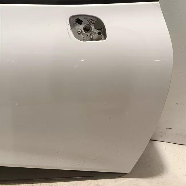 Porta anteriore destra