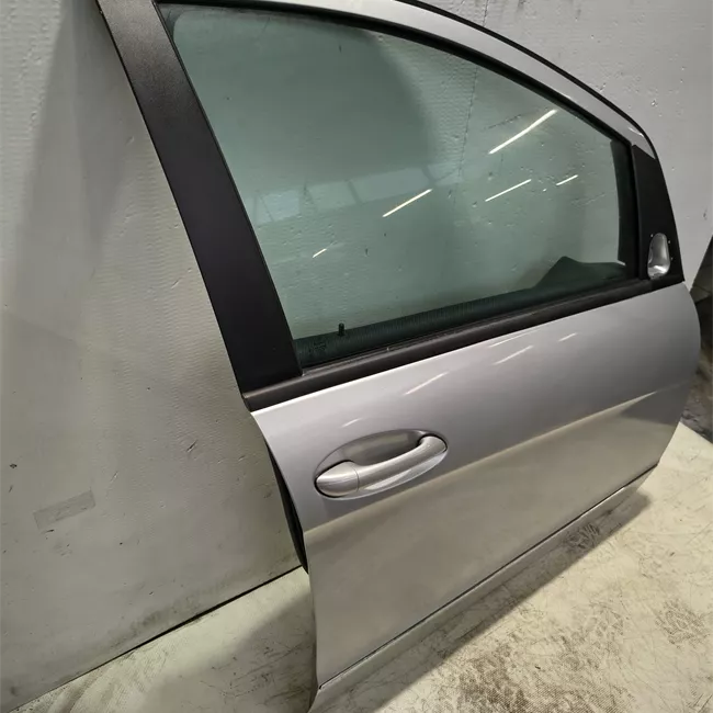 Porta anteriore sinistra