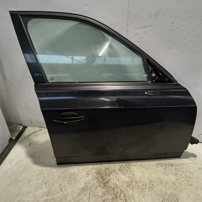 Porta anteriore destra