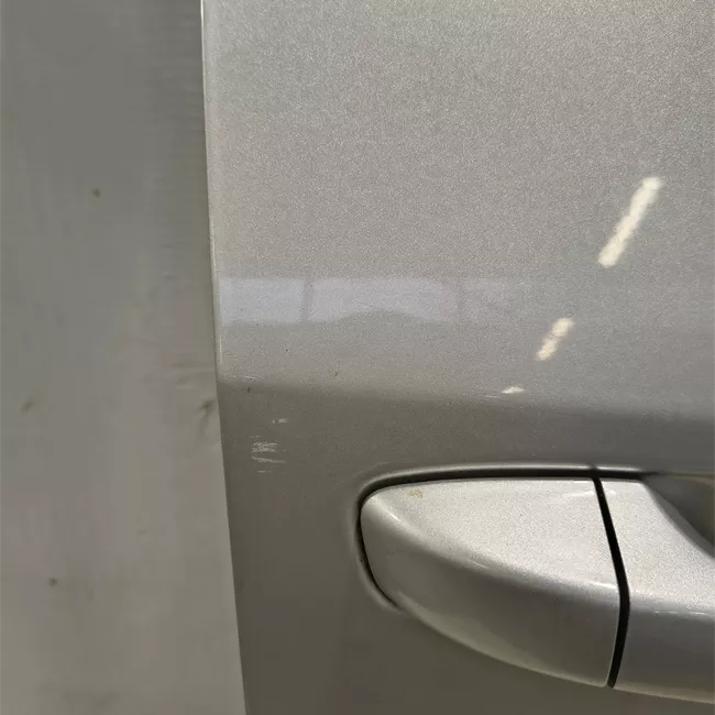 Porta anteriore destra