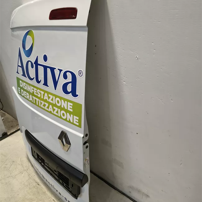 Porta carico posteriore a battente sinistra