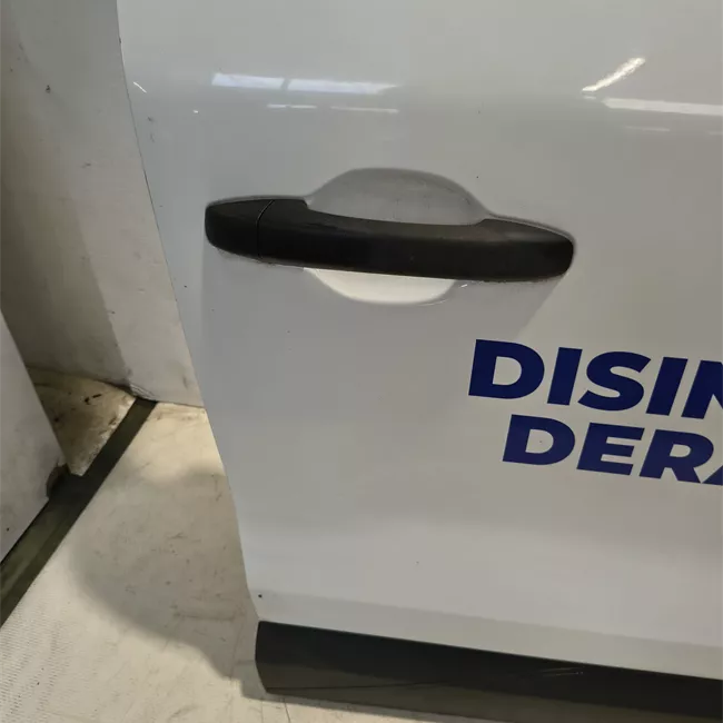 Porta anteriore destra