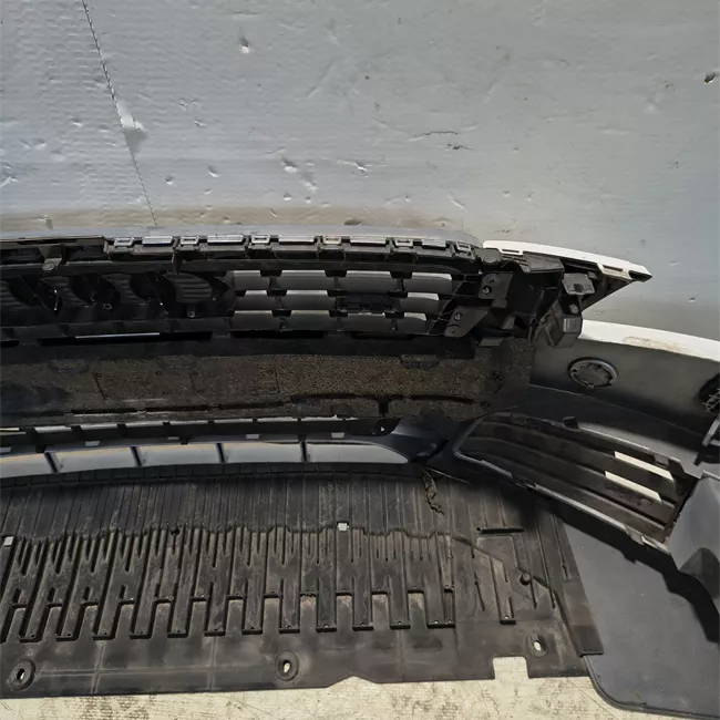 Paraurti anteriore con sensore parcheggio primer