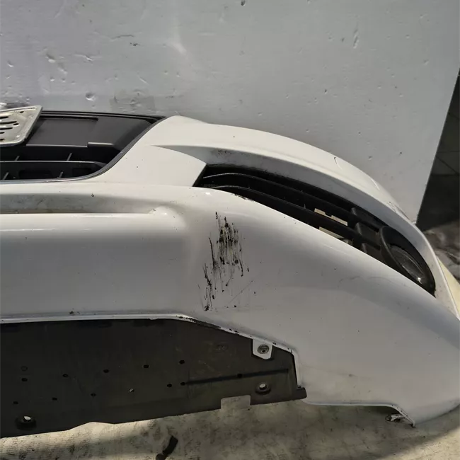 Paraurti anteriore con sensore parcheggio primer