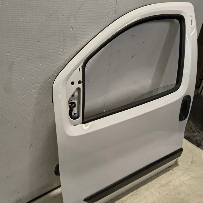 Porta anteriore sinistra