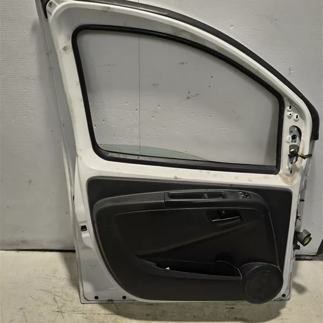 Porta anteriore sinistra