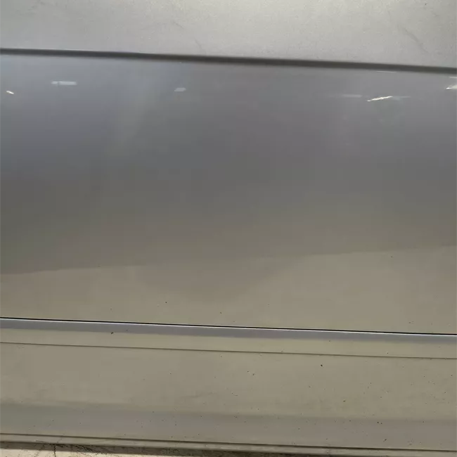 Porta anteriore destra