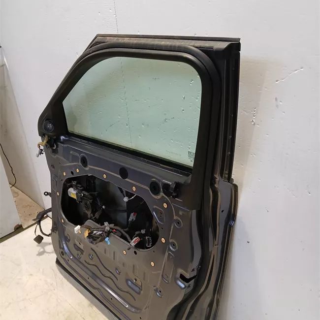 Porta anteriore destra