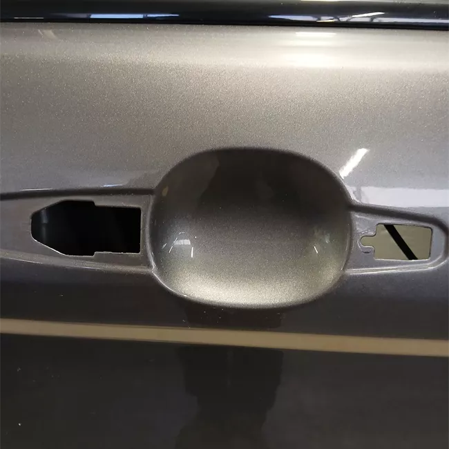Porta anteriore destra