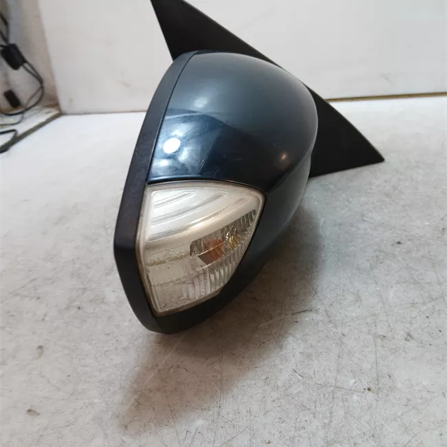 Retrovisore esterno regolazione elettrica destro Titanium-Trend con luce cortesia