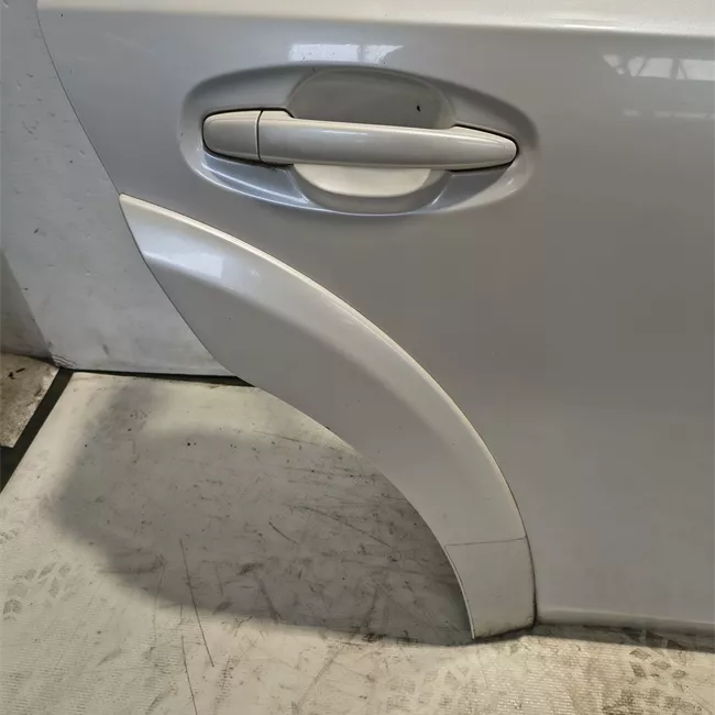 Porta posteriore destra