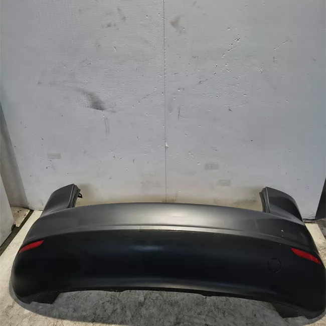 Paraurti posteriore con primer