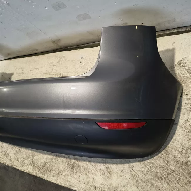 Paraurti posteriore con primer