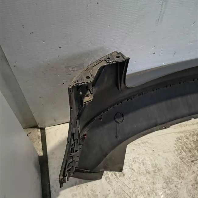 Paraurti posteriore con primer