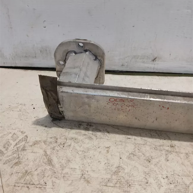 Traversa paraurti anteriore Riparabilità standard