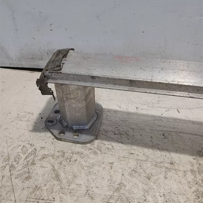 Traversa paraurti anteriore Riparabilità standard