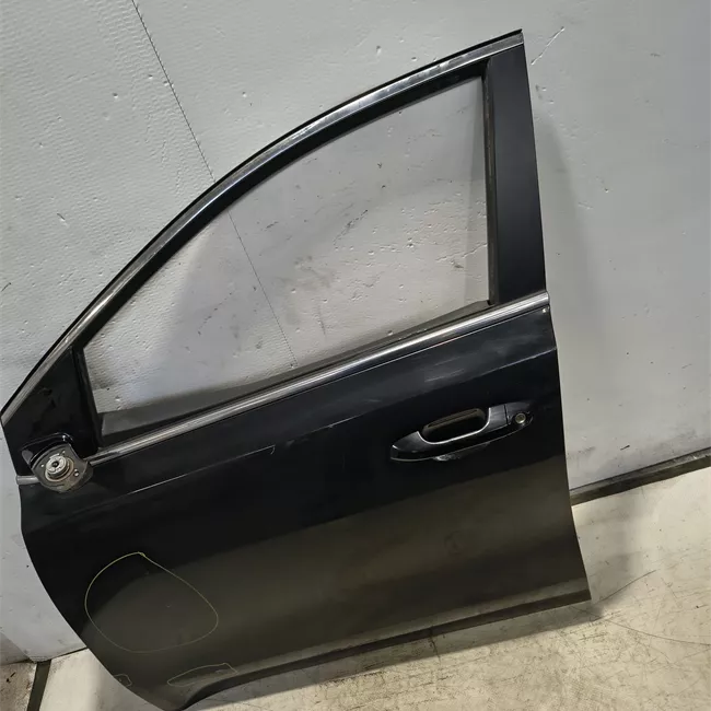 Porta anteriore sinistra