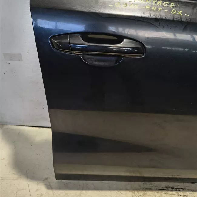 Porta anteriore destra