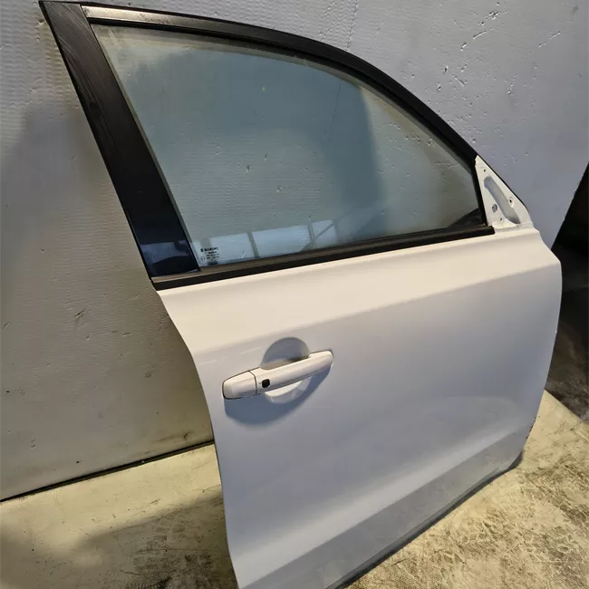 Porta anteriore destra