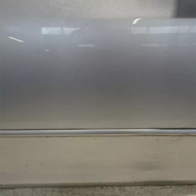Porta anteriore destra