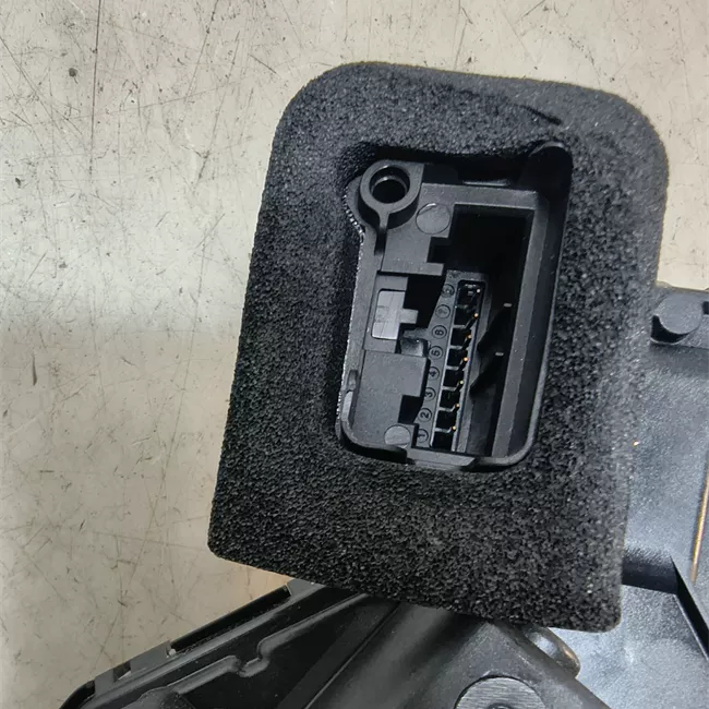Serratura porta anteriore destra