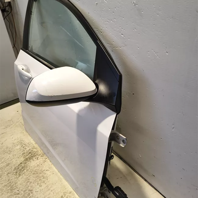 Porta anteriore destra