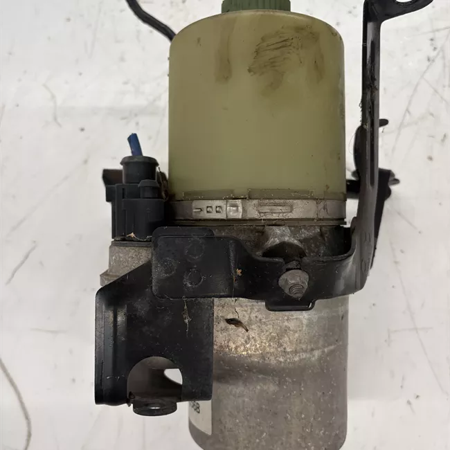Pompa servosterzo con elettromotore