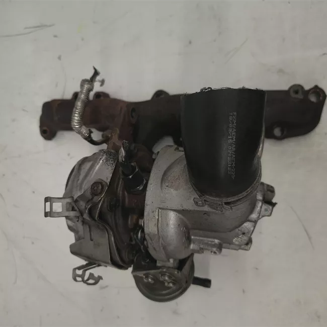 Turbocompressore con collettore scarico