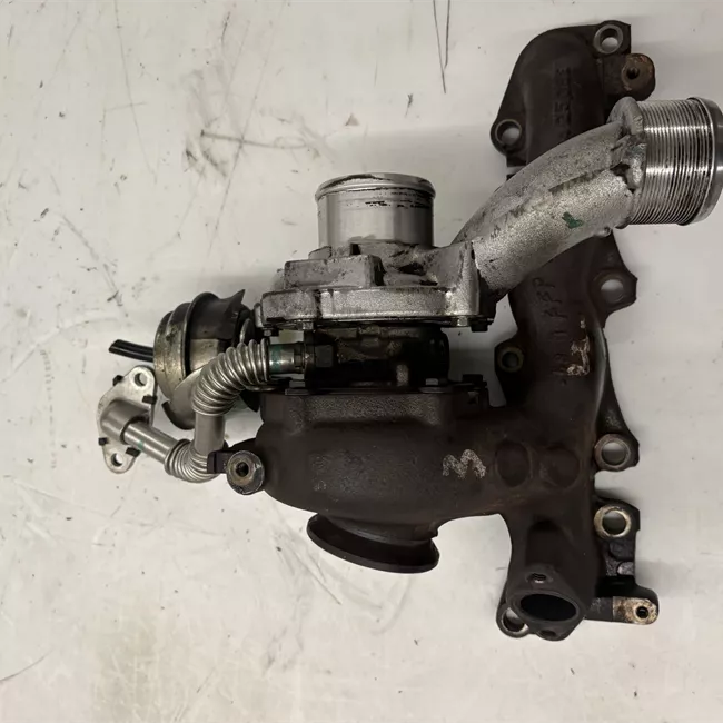 Turbocompressore con collettore scarico