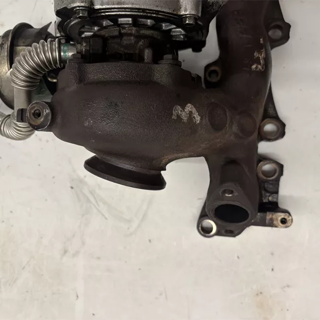 Turbocompressore con collettore scarico