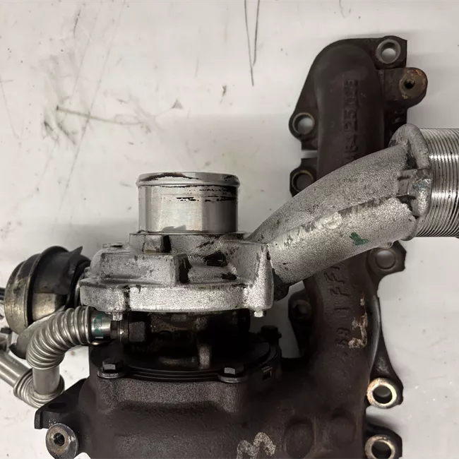 Turbocompressore con collettore scarico