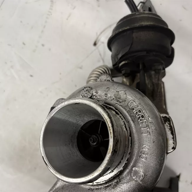 Turbocompressore con collettore scarico
