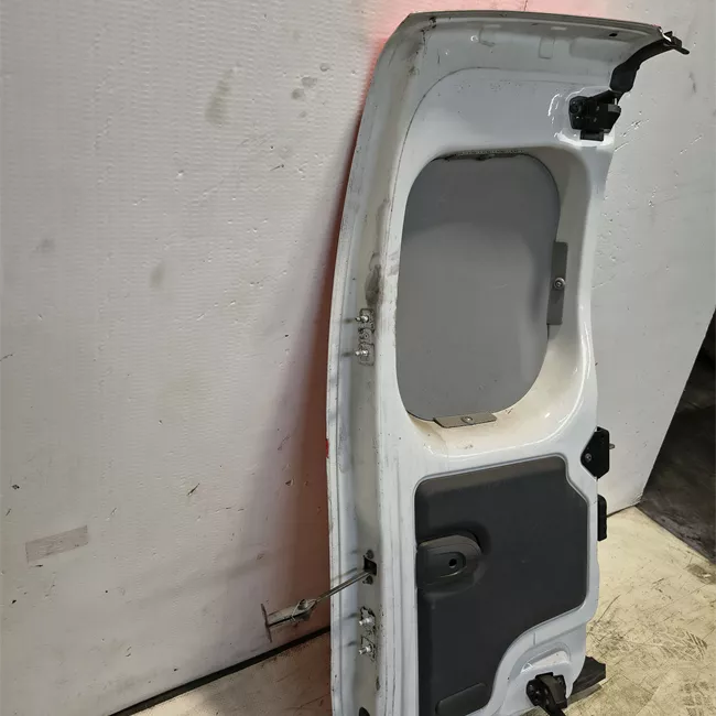 Porta carico posteriore a battente destra