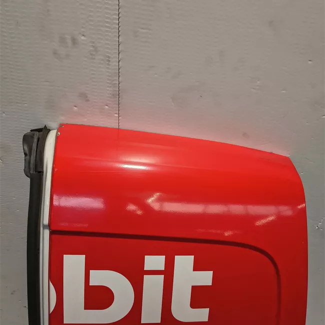 Porta carico posteriore a battente destra