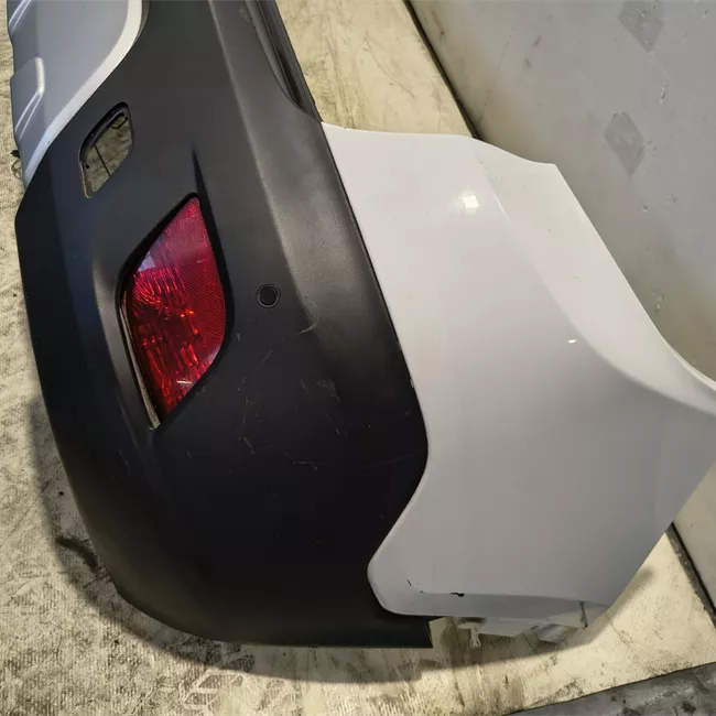 Paraurti posteriore con sensore parcheggio