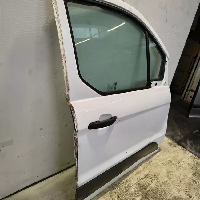 Porta anteriore destra
